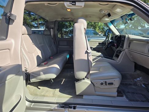 Used 2003 GMC Sierra 2500 SLT w/ SLT Preferred Equipment Group image 14