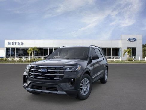 New 2026 Ford Explorer Active w/ Active Comfort Package image 2
