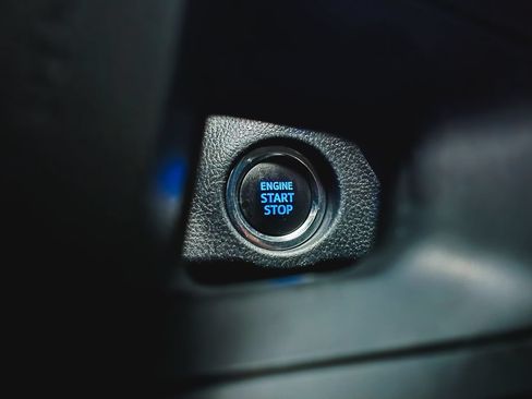 Used 2021 Toyota RAV4 XLE FWD image 26