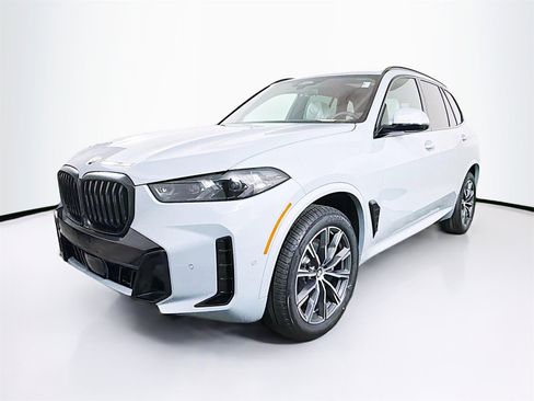 New 2026 BMW X5 xDrive40i w/ M Sport Package image 3