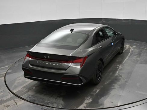 New 2026 Hyundai Elantra SEL Sport FWD image 27