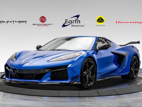 Used 2024 Chevrolet Corvette Z06 w/ Z07 Performance Package RWD image 1
