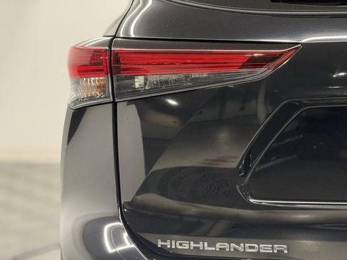 Used 2024 Toyota Highlander XLE image 9