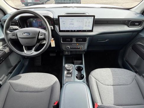 Used 2025 Ford Maverick XL image 4