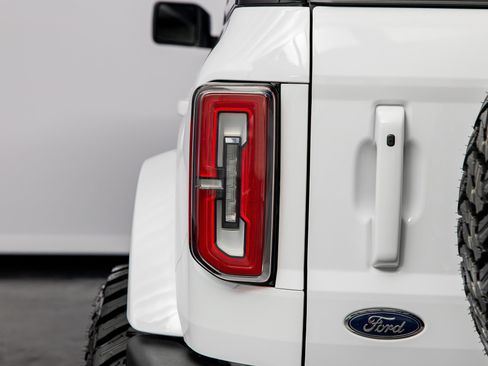 Used 2025 Ford Bronco Outer Banks AWD/4WD image 17