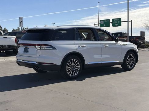 Used 2023 Lincoln Aviator Reserve image 28