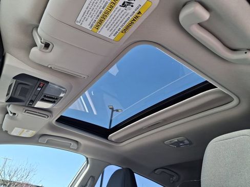 Used 2025 Subaru Crosstrek 2.0i Premium image 27