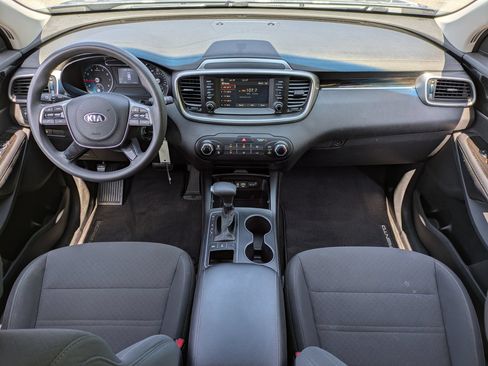 Used 2020 Kia Sorento LX AWD/4WD image 15