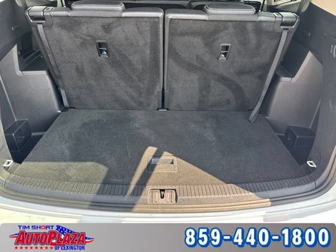 Used 2025 Volkswagen Atlas SE AWD/4WD image 40