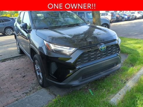 Used 2024 Toyota RAV4 XLE AWD/4WD image 3