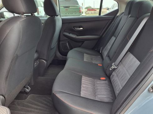 Used 2024 Nissan Sentra SR FWD image 11