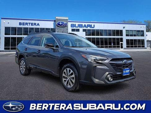Used 2024 Subaru Outback Premium AWD/4WD image 1