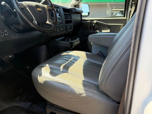 Used 2019 Chevrolet Express 3500 w/ Driver Convenience Package RWD image 11