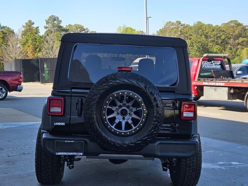 Used 2025 Jeep Wrangler Sport image 6