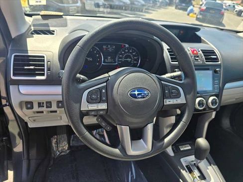 Used 2018 Subaru Forester 2.5i Premium AWD/4WD image 25