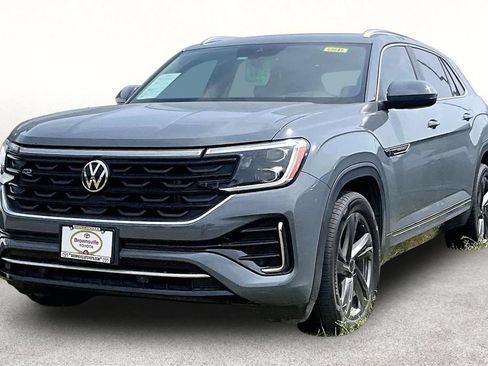 Used 2024 Volkswagen Atlas Cross Sport SEL R-Line AWD/4WD image 12