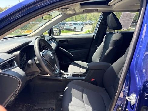 Used 2024 Toyota Corolla Cross LE w/ Moonroof Package AWD/4WD image 25