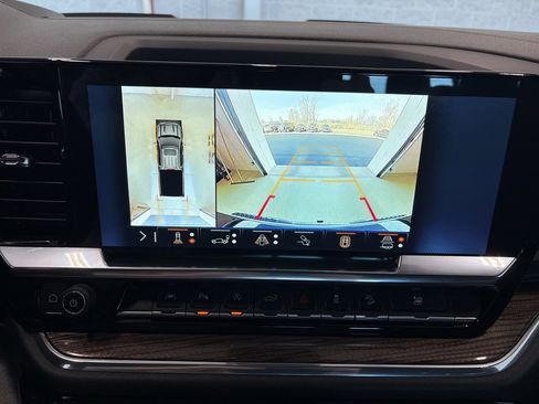 Used 2024 Chevrolet Silverado 1500 LT Trail Boss w/ LT Trail Boss Premium Package image 39