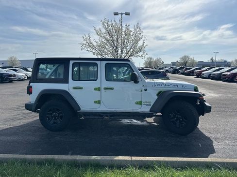 Used 2018 Jeep Wrangler Unlimited Sport image 13