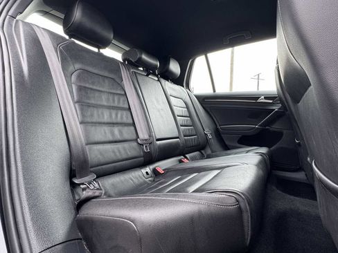 Used 2017 Volkswagen Golf R 4-Door image 35