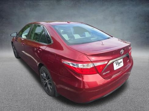 Used 2015 Toyota Camry XSE w/ Moonroof Package FWD image 3