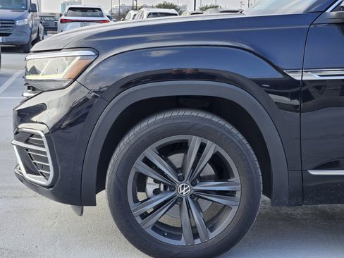 Used 2022 Volkswagen Atlas Cross Sport SEL R-Line image 12