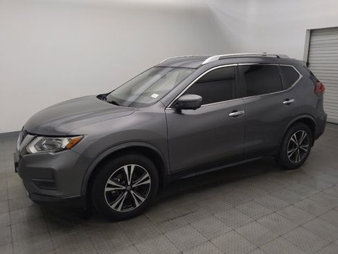 Used 2020 Nissan Rogue SV w/ Premium Package image 2