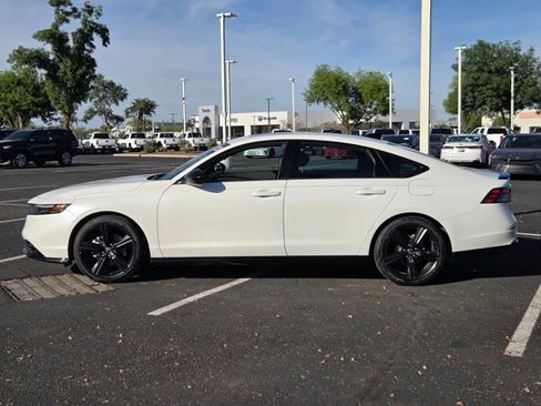 Used 2023 Honda Accord Sport image 9