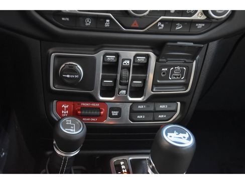 Used 2018 Jeep Wrangler Unlimited Rubicon image 35