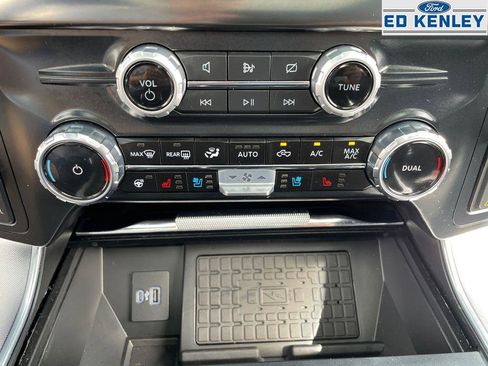 Used 2024 Ford F150 Platinum image 16