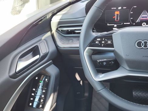 New 2025 Audi Q5 Premium image 27