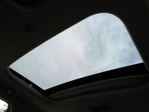 Used 2022 Hyundai Venue SEL w/ Cargo Package image 45