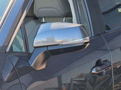 Used 2020 Toyota RAV4 XLE Premium image 10