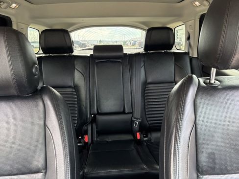 Used 2020 Land Rover Discovery Sport SE image 14