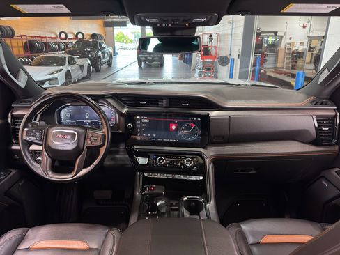 Used 2025 GMC Sierra 1500 AT4 w/ AT4 Preferred Package AWD/4WD image 16