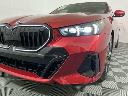 Certified 2025 BMW 530i xDrive w/ Executive Package image 9