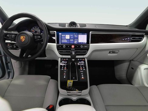 Used 2025 Porsche Macan S AWD/4WD image 16