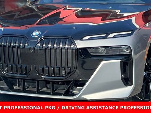 Used 2023 BMW i7 xDrive60 image 2