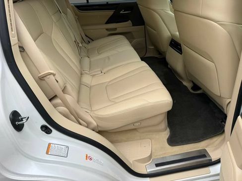 Used 2018 Lexus LX 570 4WD image 23