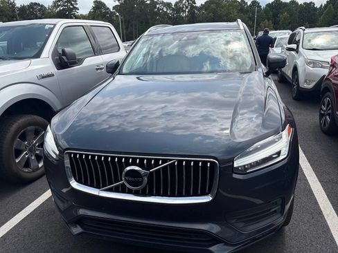 Used 2022 Volvo XC90 T5 Momentum w/ Protection Package Premier FWD image 4