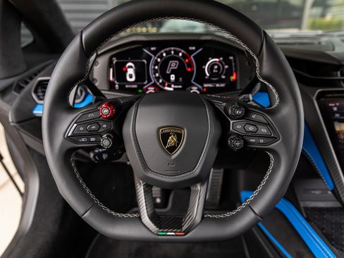 Used 2024 Lamborghini Revuelto image 33