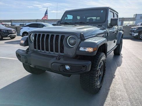 Used 2021 Jeep Gladiator Sport image 6