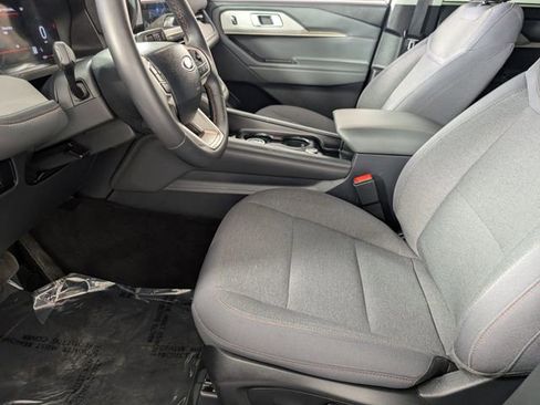 Used 2025 Ford Explorer Active image 13