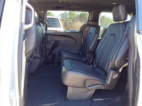New 2026 Chrysler Pacifica Select image 14