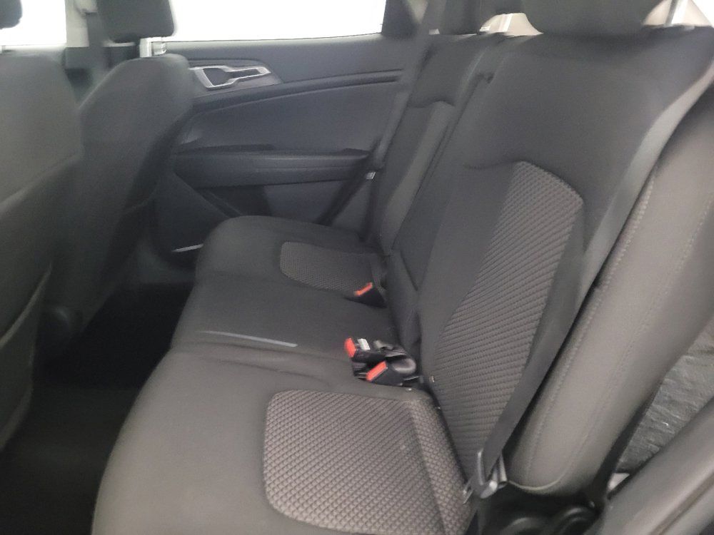 Used 2023 Kia Sportage LX AWD/4WD image 18