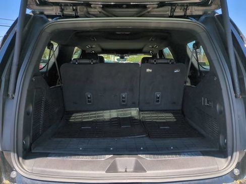 Used 2022 Chevrolet Suburban High Country AWD/4WD image 14