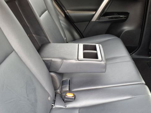 Used 2018 Toyota RAV4 Limited FWD image 25