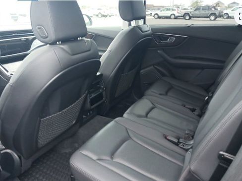 Used 2020 Audi Q7 3.0T Premium Plus w/ Premium Plus Package image 8