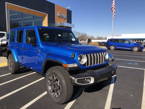 New 2026 Jeep Wrangler Unlimited Sahara w/ Technology Group AWD/4WD image 15