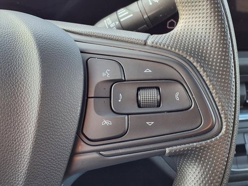 Certified 2025 Buick Envista Preferred image 24